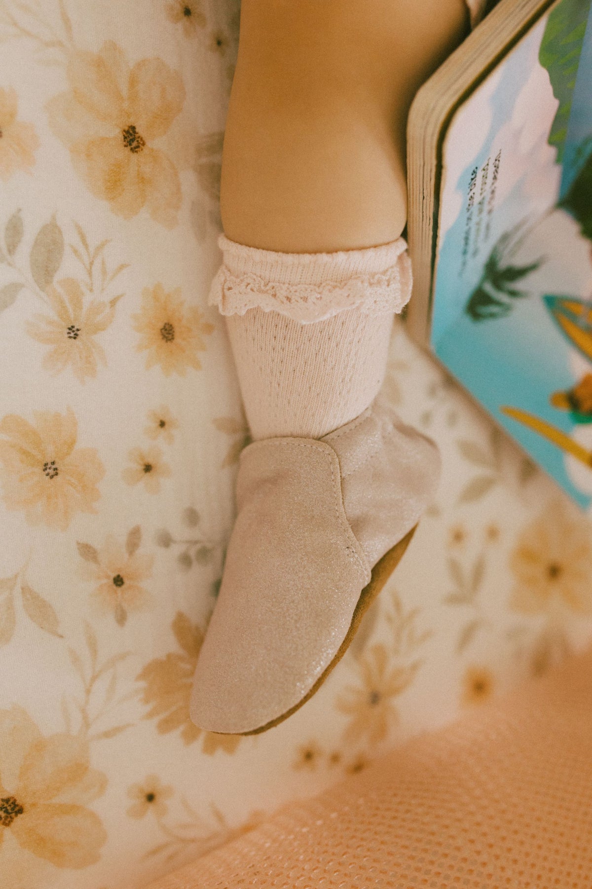 Yellow Shoes | Baby Shoes | Pretty Pearl Soft Soles – Chaussons roses pour bébé – Robeez | Pretty Pearl Soft Soles – Pink Baby Shoes – Robeez-Baby Shoes-Yellow-Yellow Shoes