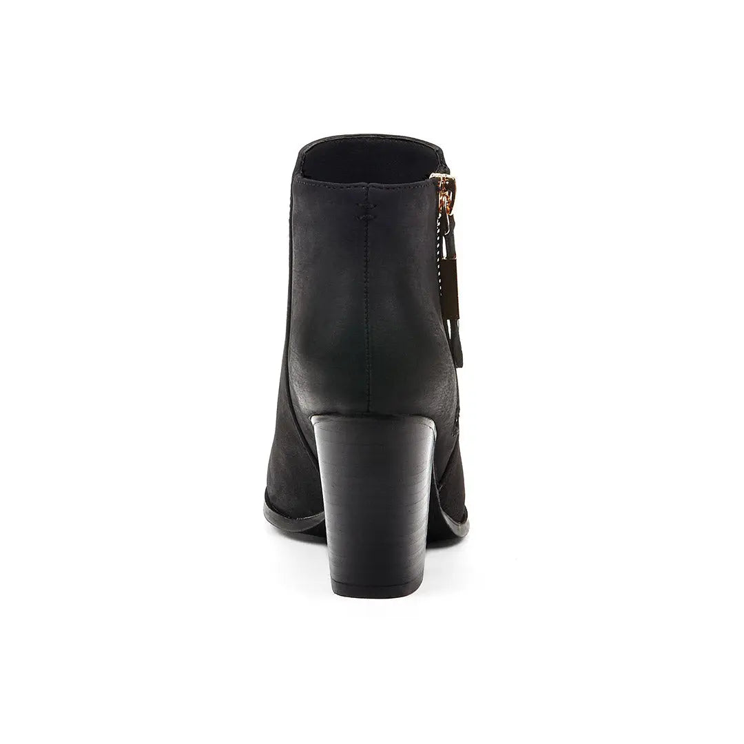 106770-01-baez-4_edda081e-acdf-46a2-a3f7-017073730078-Baez-Women's Fashion Light Boots-Chelsee Girl-Yellow Shoes