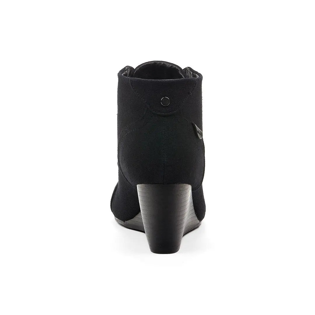 106991-01-barco-4_f1a853f6-69ba-4295-960b-b927d7da27cd-Barco-Women's Fashion Light Boots-Chelsee Girl-Yellow Shoes