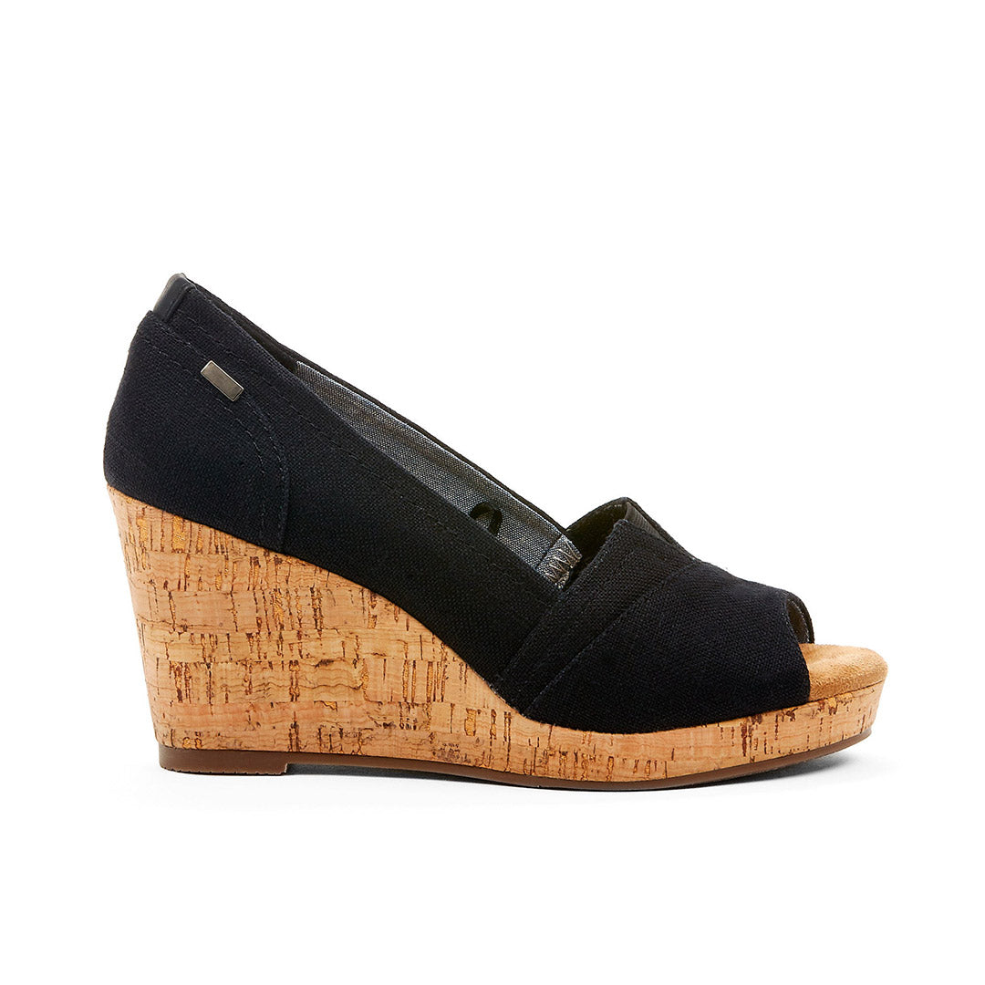 107000-01-rioja_5025fa0a-41c6-4e7a-b2ab-88d8bd487f65-107000-01-Rioja-Women's Sandals-Chelsee Girl-Yellow Shoes