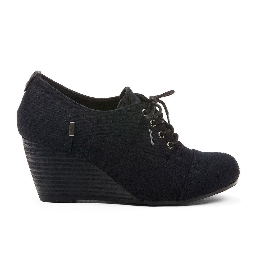 107008-01-valencia_27a7600d-f476-4f51-9d61-d6895fb8c227-1637900050-Valencia-Women's Comfort Shoes-Chelsee Girl-Yellow Shoes