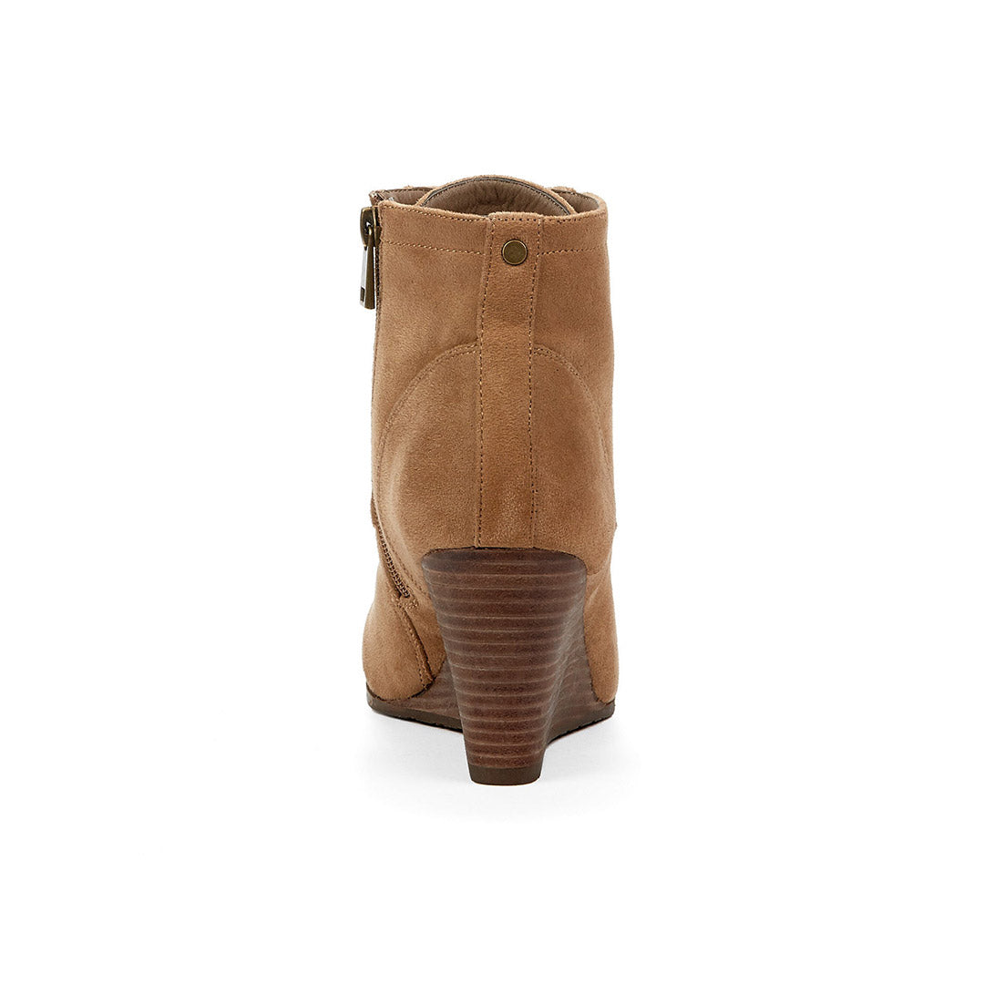 107978-25-firstdate-4_ba764419-cc21-46bd-bf22-623b706cf03c-First Date-Women's Fashion Light Boots-Chelsee Girl-Yellow Shoes