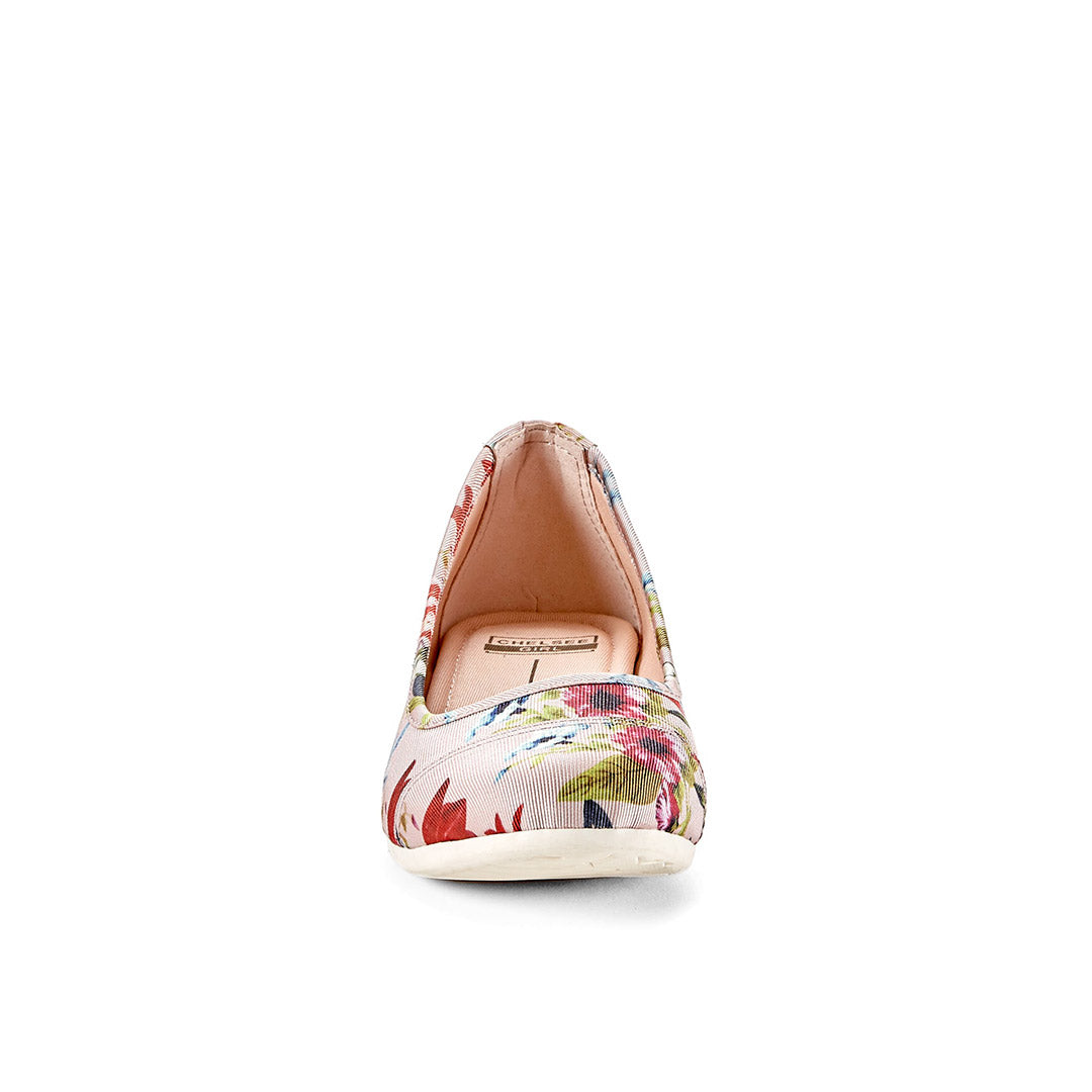 109160-71-lifestyle-2_8e4aca8e-a22b-4a49-9e30-6b361bea6ecb-Lifestyle-Women's Casual Shoes-Chelsee Girl-Yellow Shoes