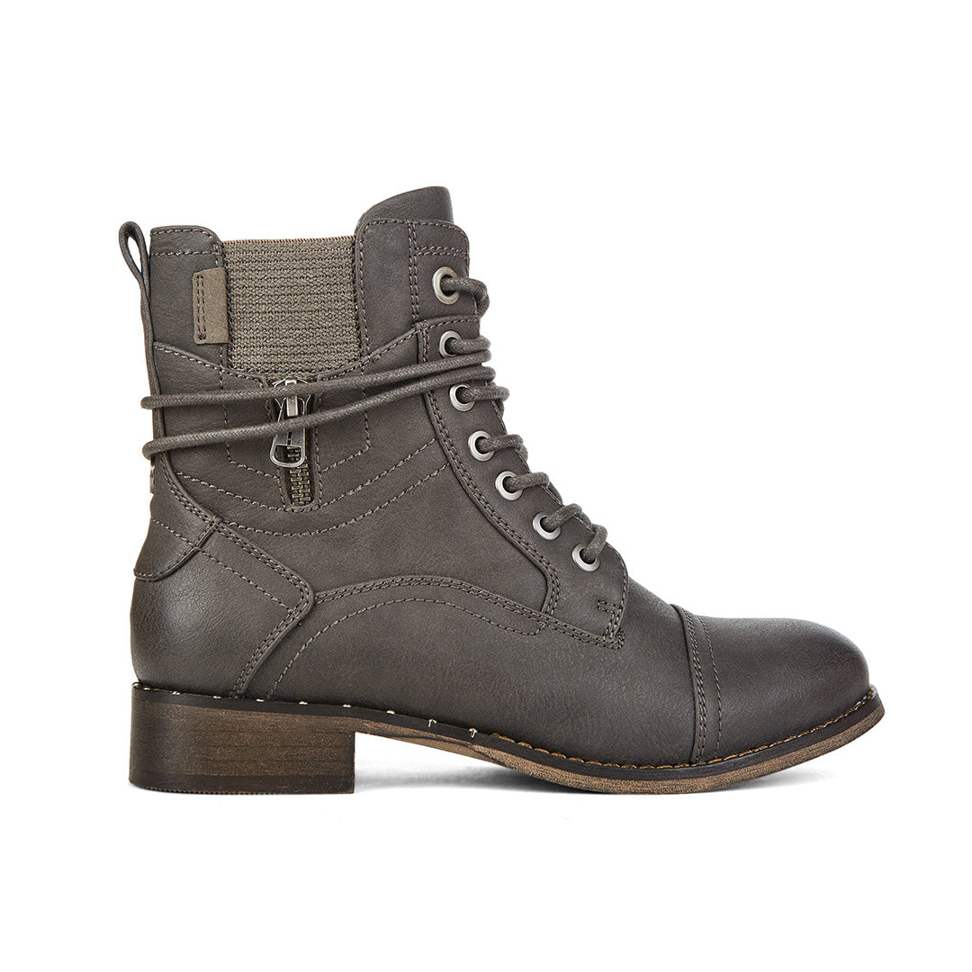 109592-05-divisionn-01-1895500074-Divisionn-Women's Fashion Light Boots-Chelsee Girl-Yellow Shoes