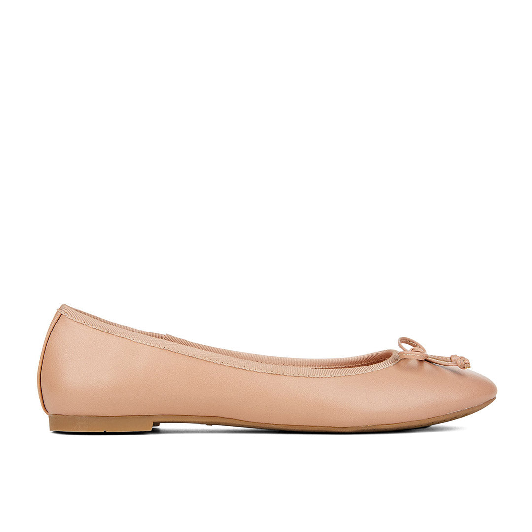 110016-21-mantraa-01-1926800074-Mantraa-Women's Dress Shoes-Chelsee Girl-Yellow Shoes