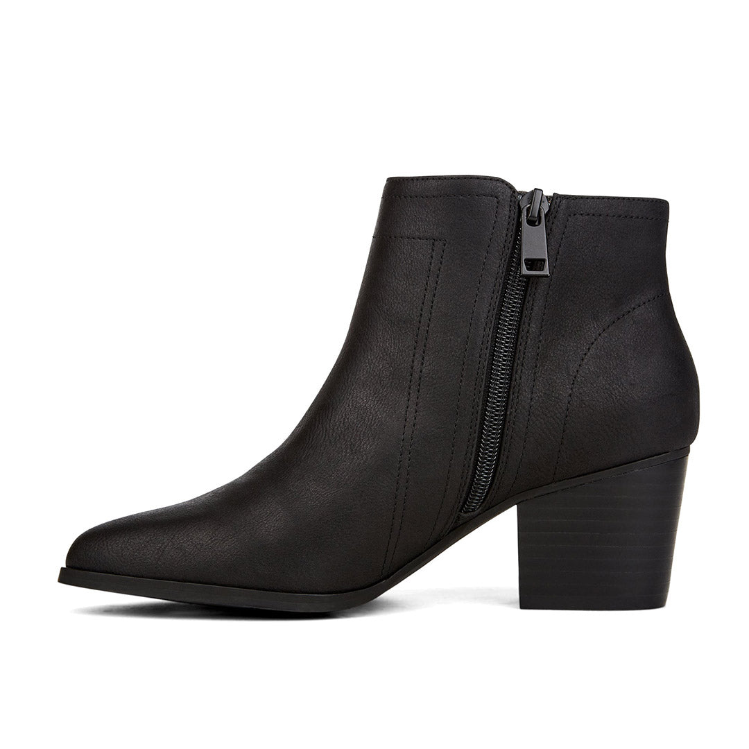 110314-01-poste-02-Poste-Women's Fashion Light Boots-Chelsee Girl-Yellow Shoes