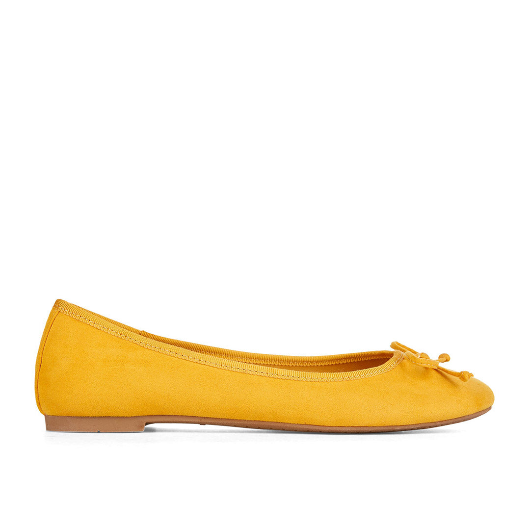 111144-64-mantraaii-01-2039900266-Mantraa II-Women's Dress Shoes-Chelsee Girl-Yellow Shoes