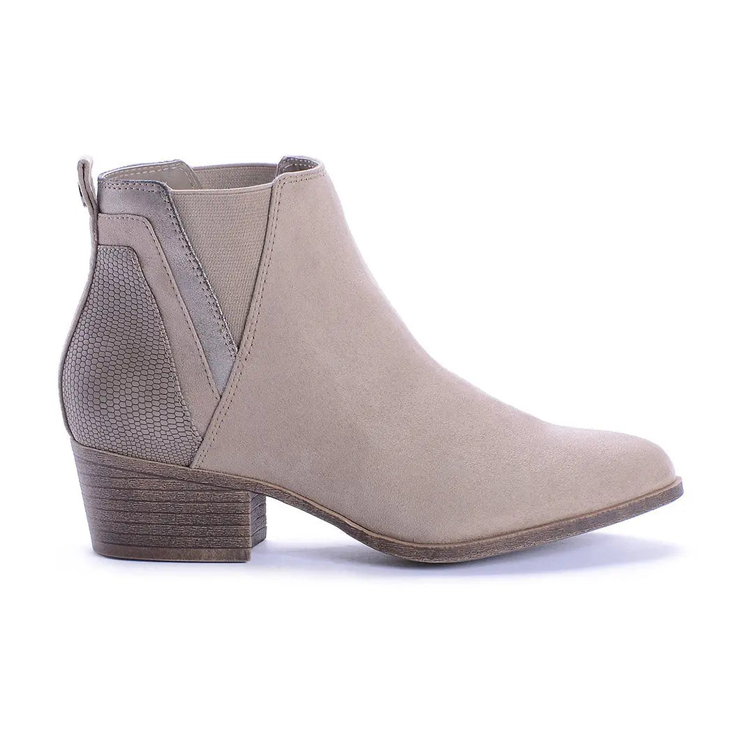 BEHIVE-25-1_e31ec197-8752-4f5a-86ee-bdb4bf45e4ef-1448900068-Behive-Women's Fashion Light Boots-CHELSEE GIRL-Yellow Shoes