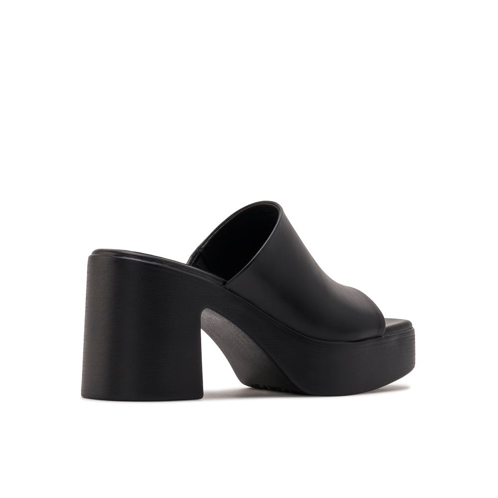 Nadiyya clog deals