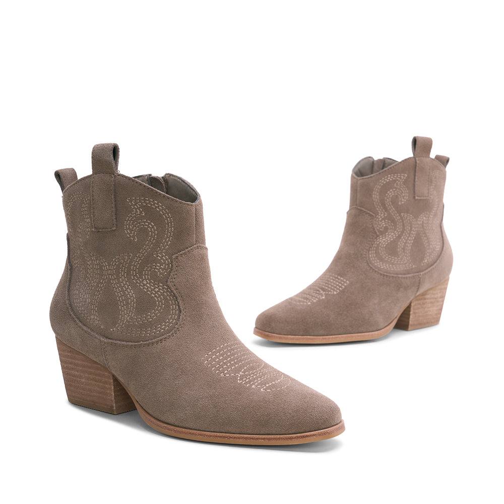 Yellow Shoes | Women's Fashion Light Boots | ARIZONA | 122086-05-ARIZONA-02.jpg