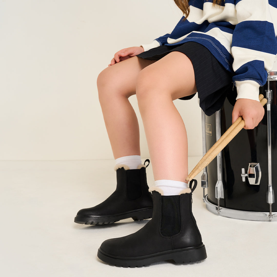 IMAGE_WITH_TEXT_KIDS_2_fde979a8-6397-4a9a-94c0-6c46d77e098c-Yellow Shoes