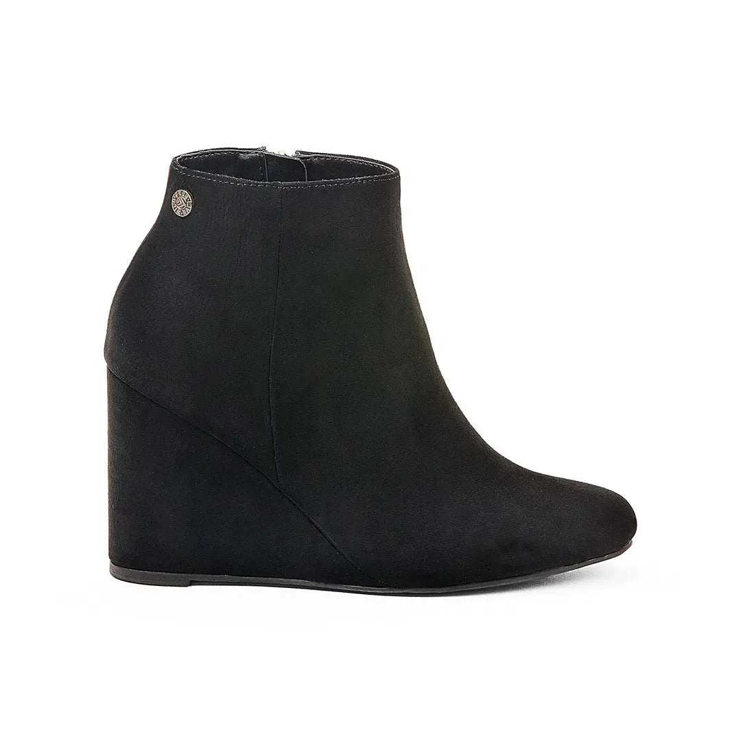 105937-01-wildfire_dc20740e-7348-4dd0-99c4-3178d17894f2-1531300046-Wildfire-Women's Fashion Light Boots-chelsee girl-Yellow Shoes
