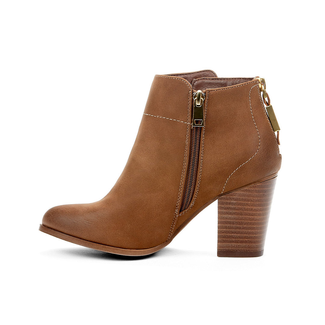 107888-31-montana-3_e0751ee6-a613-45d9-ae1a-bd0610db8564-Montana-Women's Fashion Light Boots-Chelsee Girl-Yellow Shoes