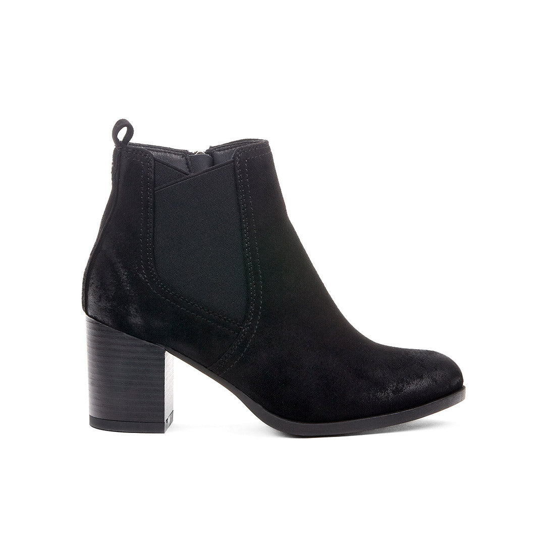108240-01-trinityy_5cc617f9-dc80-4df1-a9fc-dd767c3cdbc7-1750600050-Trinityy-Women's Fashion Light Boots-Chelsee Girl-Yellow Shoes
