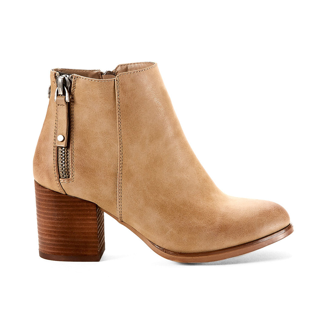 109131-25-mori_5bfc860f-9b32-45cc-a447-55dbd331f7f9-1842000098-Mori-Women's Fashion Light Boots-Chelsee Girl-Yellow Shoes