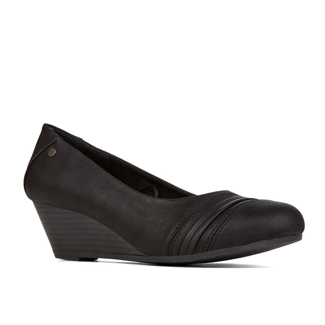 109711-01-echoes-03_58c75b48-88aa-4ce8-ac11-27e5696ba75a-Echoes-Women's Comfort Shoes-Chelsee Girl-Yellow Shoes