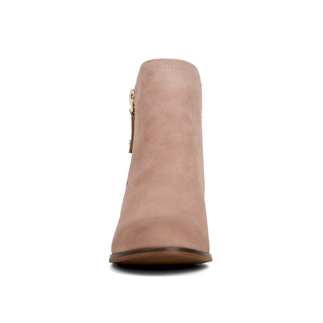 109994-68-essences-04-Essences-Women's Fashion Light Boots-Chelsee Girl-Yellow Shoes
