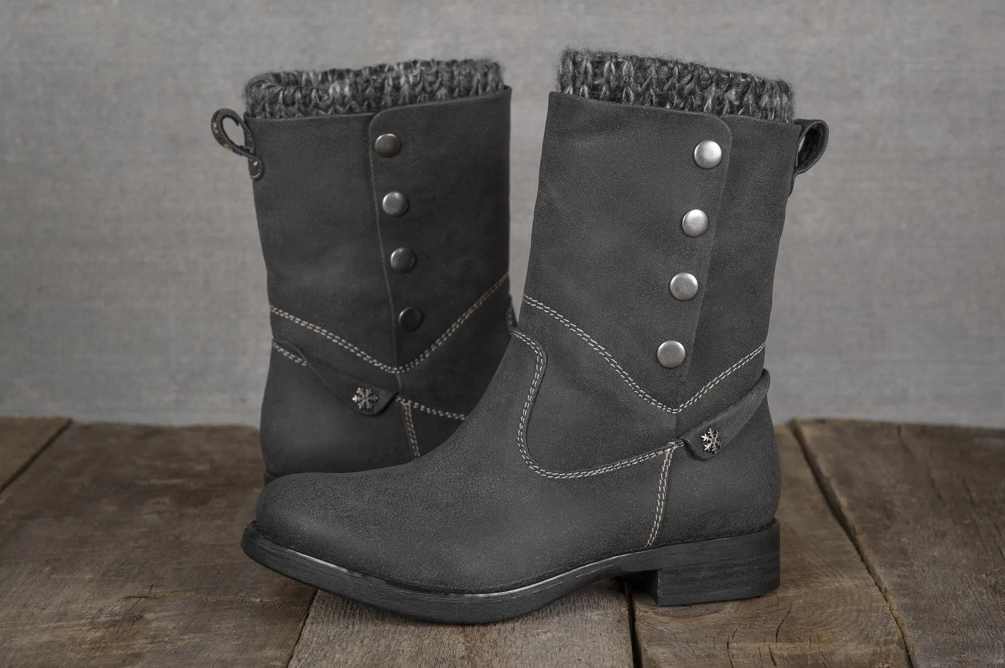 Yellow Shoes | Womens-Winter Boots-Casual-Low Shaft & Low Heel | Boxeur | BOXER_BLACK_2_1_9ec1749a-e1f6-4fb3-beba-41a631f5b611-1299400046-Boxer-shoes-CHELSEE GIRL-Yellow Shoes